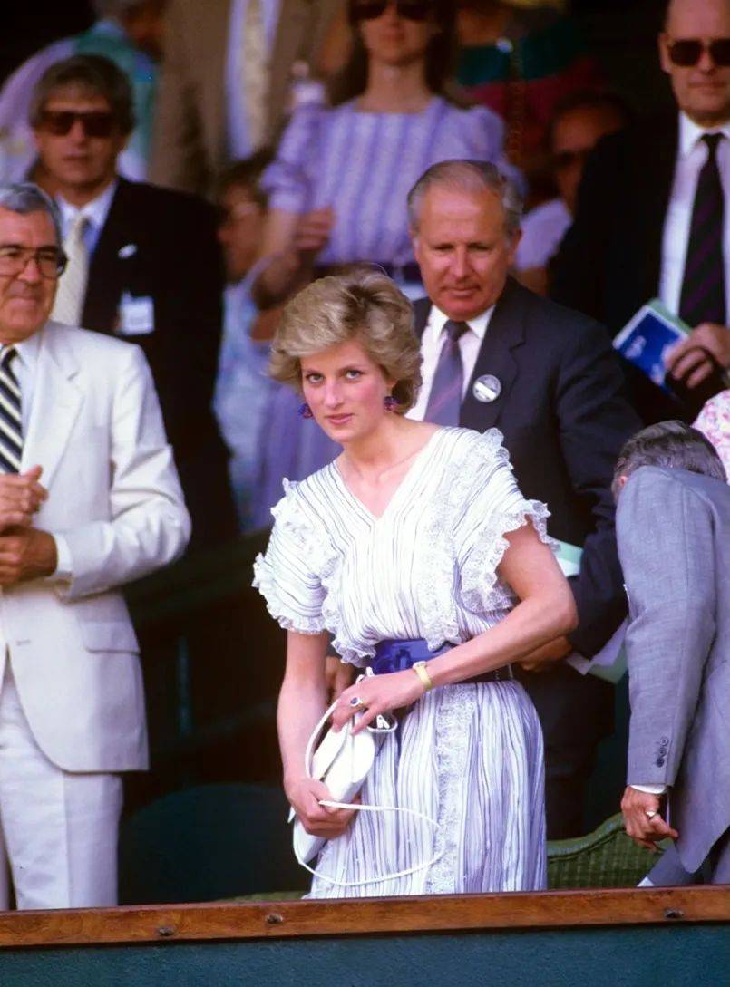 亚冬会丨闭幕式上的这张照片,感动无数人……新华社.