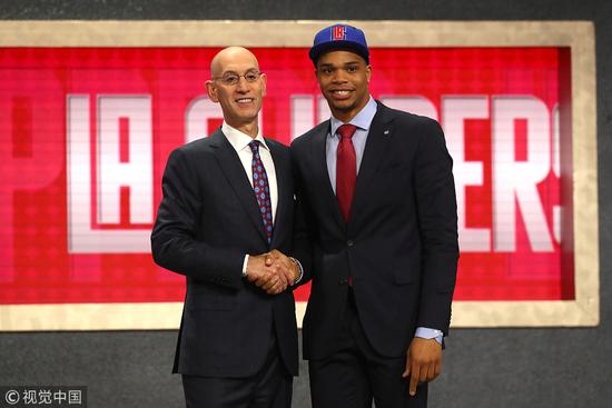 足球中一个 足球中一个